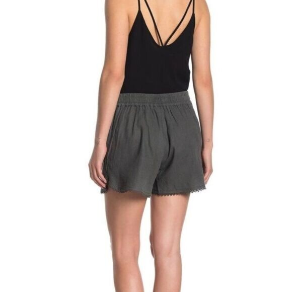 CASLON® Women's Drawstring Waist Solid Linen Blend High Rise Shorts with pockets - Picture 4 of 5